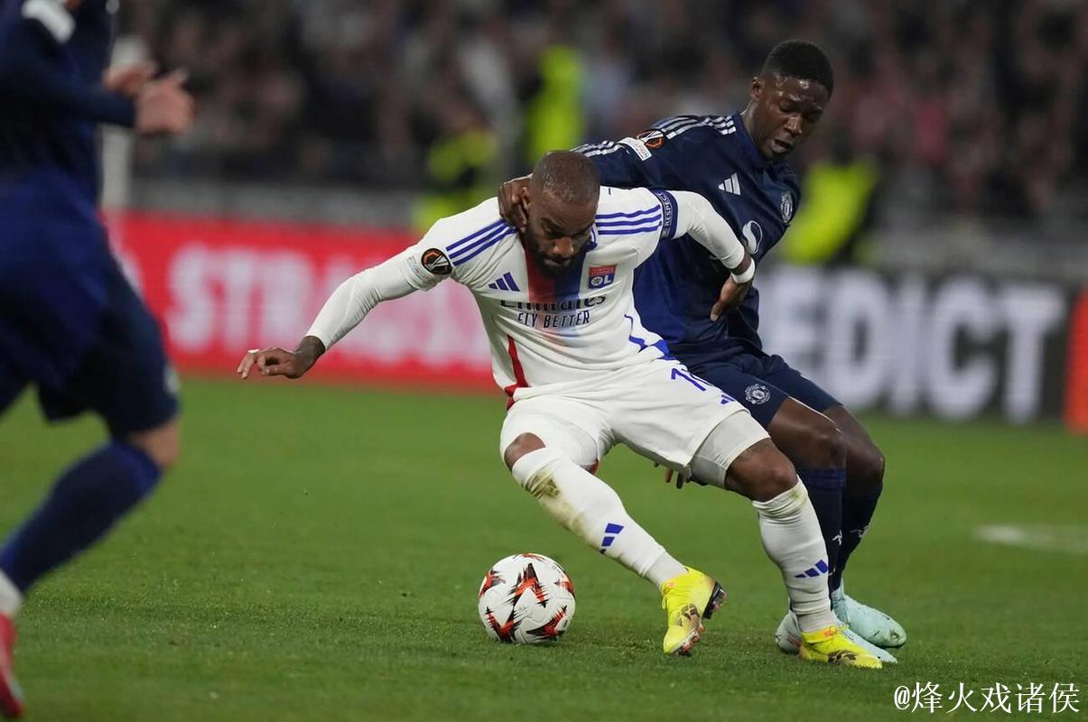 曼联与里昂中场托利索接触,球员愿意考虑转会 曼联与里昂中场托利索接触,球员愿意考虑转会